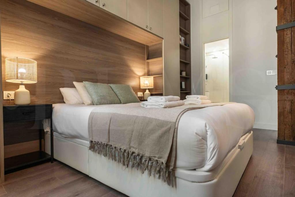 מאלגה Eclectic & Elegant Apartment By Rems מראה חיצוני תמונה