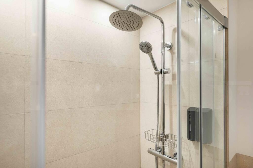 מאלגה Eclectic & Elegant Apartment By Rems מראה חיצוני תמונה