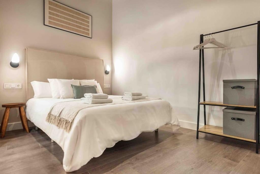 מאלגה Eclectic & Elegant Apartment By Rems מראה חיצוני תמונה