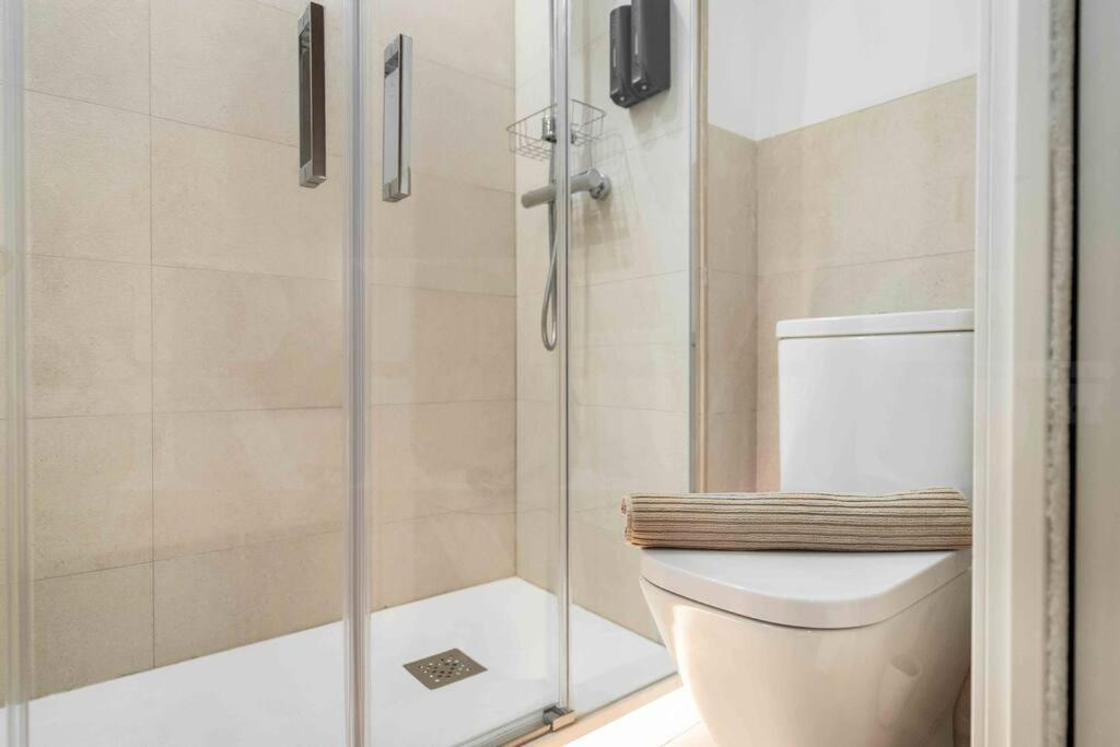 מאלגה Eclectic & Elegant Apartment By Rems מראה חיצוני תמונה