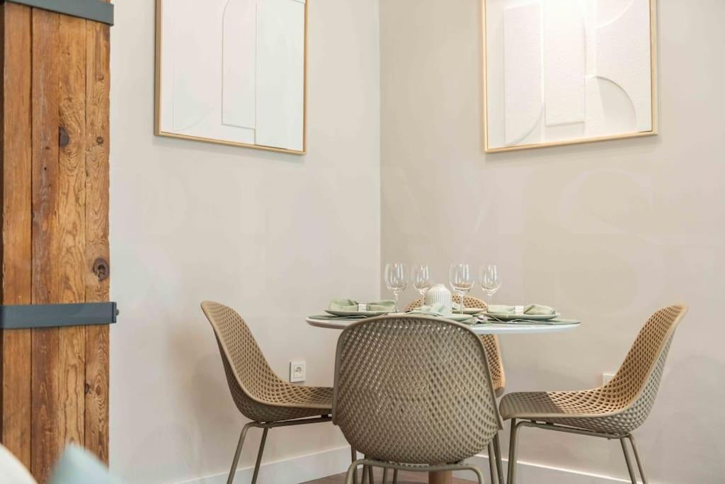 מאלגה Eclectic & Elegant Apartment By Rems מראה חיצוני תמונה